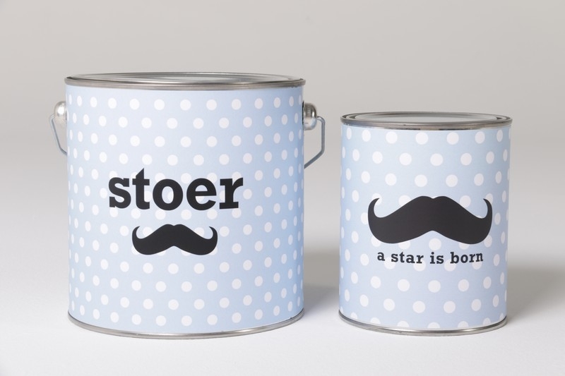 Stoer blauw met witte stippen